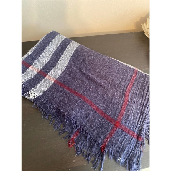 Pretty persuasions Scarf - Picture 1 of 3